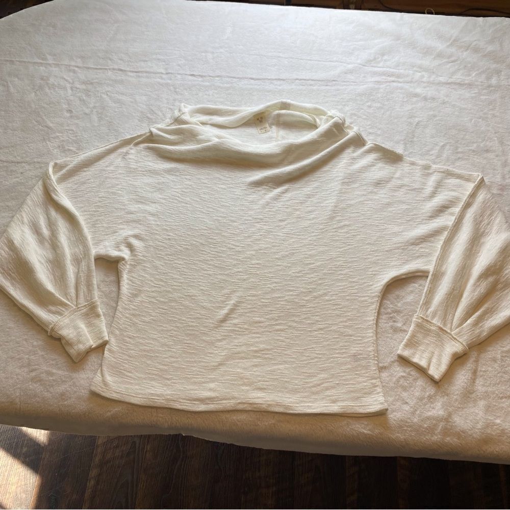 We The Free Scoop Neck Cream Long Sleeve Top Size Medium